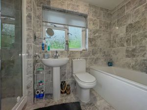 Family Bathroom- click for photo gallery